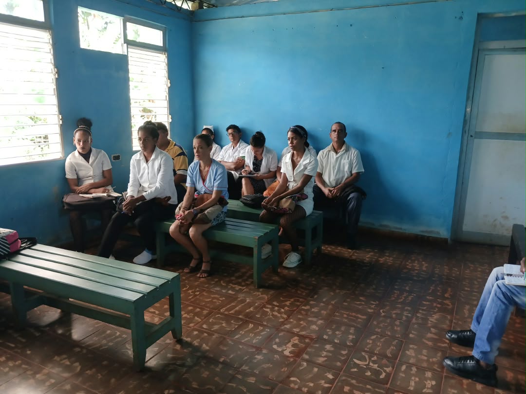 DalianaLob21172's tweet photo. De realiza reunión técnica en el consejo popular de Sabana,  enfatizando en la situación epidemiológica y en el Programa Materno Infantil https://t.co/FqDRtNQw4C