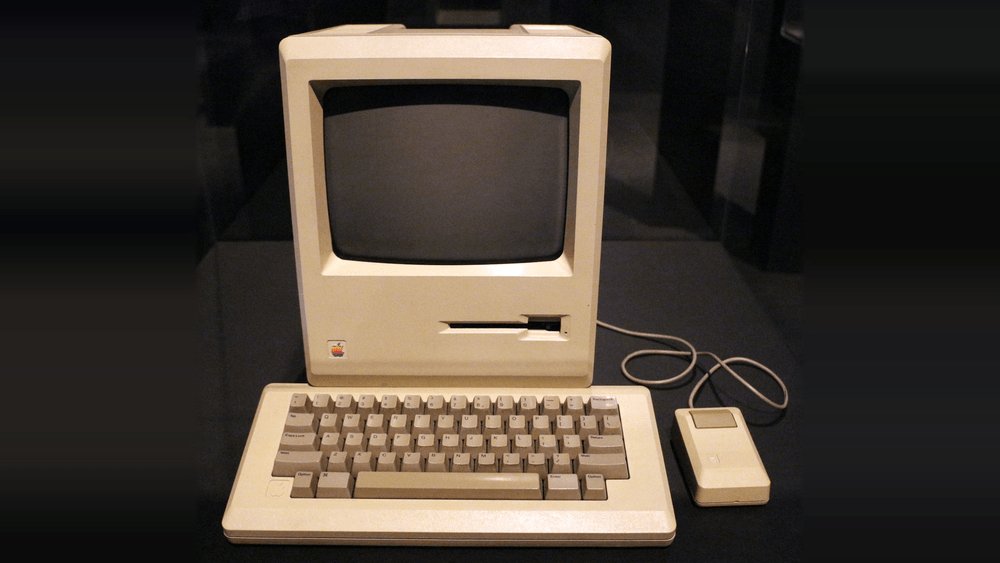 mericancircular's tweet photo. Tech history: @Apple introduced the Macintosh on January 24, 1984, for $2,495. 128 KB of RAM, a 9-inch monochrome screen, a 3.5-inch floppy drive, and a mouse in the box.

Two days earlier, its “1984” commercial aired during Super Bowl XVIII. https://t.co/yeSUF2mzsy
