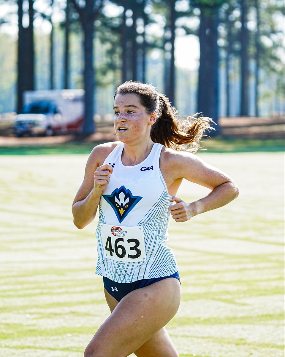 SeahawkTFXC's tweet photo. ran her way to the podium🥉💨

Elizabeth Dokulil placed third overall in the women’s 6K at the Dill Family XC Invitational!

#BeTheStandard https://t.co/trEiZMjetf