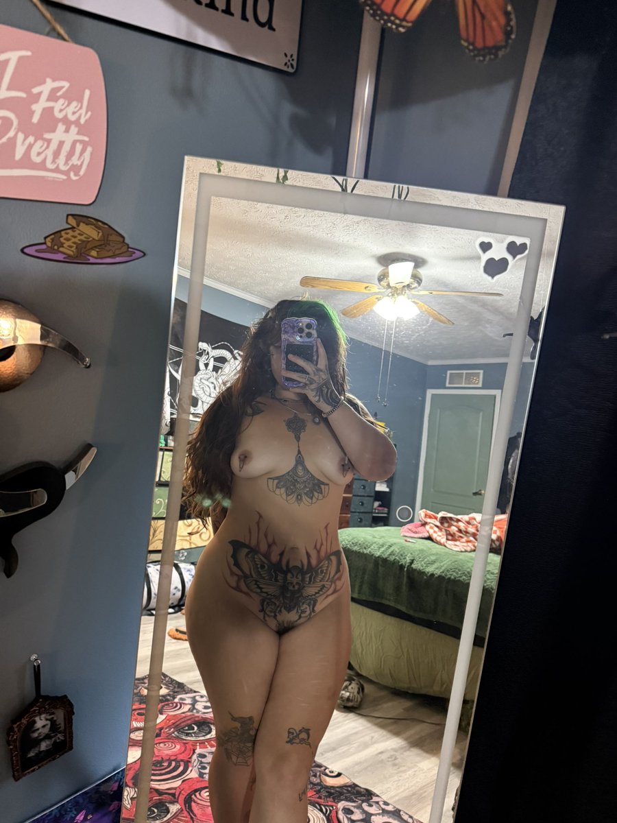 emopoisonivy's tweet photo. Dead inside https://t.co/c090McKpLj