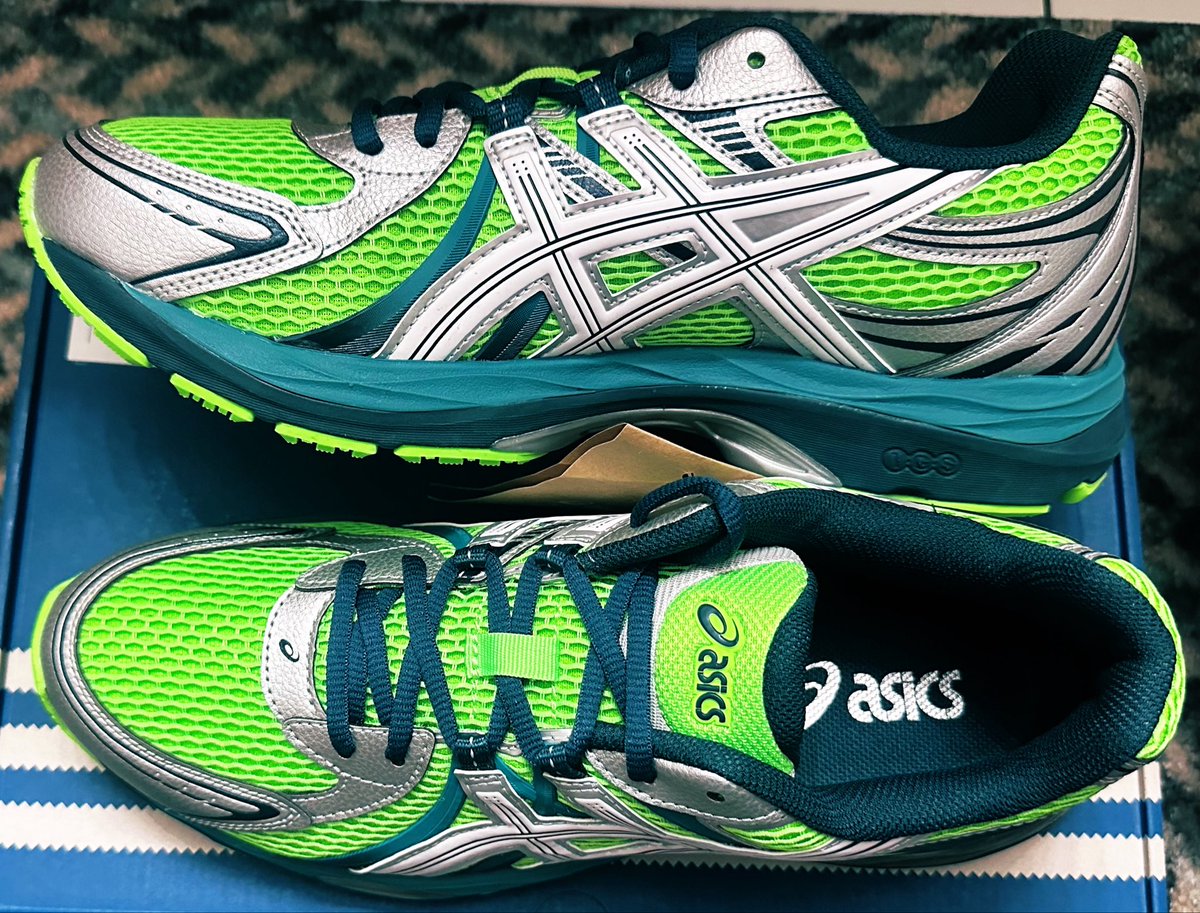 dj_ivanakent's tweet photo. #MailCall #Adidas #BadBunny #BadBo1.1 #ChalkWhite @frontpageaaron changed my opinion on the Bad Bunny’s… thank you!

#Asics #GelSekiran #GreenGecko https://t.co/fNFH8GKlt5