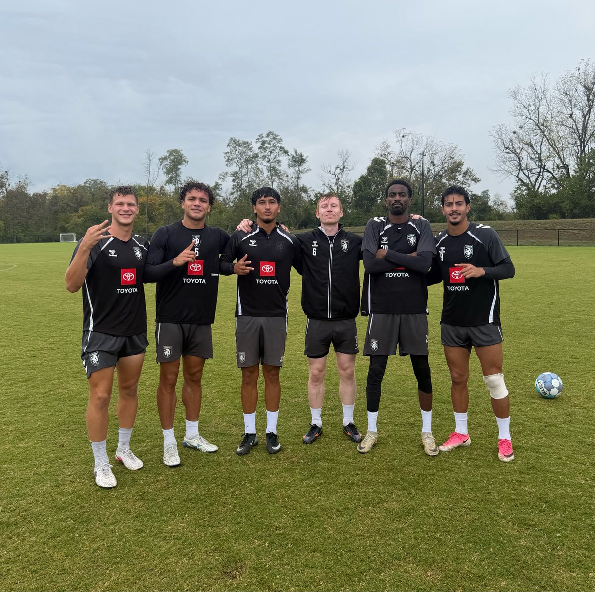 LexSporting's tweet photo. Your winning team on this cloudy MD-1 🙌☁️ https://t.co/3j86A9FUrq