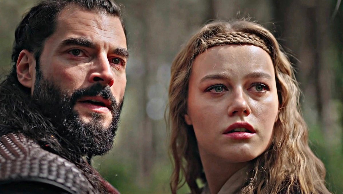 YelloAlo's tweet photo. #AŞKveTAHT: Wd yall be mad @ this being ending?…
#Alâeddin finds the girl he’s been looking for, for 8yrs: they smile & embrace, & then boom, #MelikeHatun appears & catches them.
THE END!!!
#AkınAkınözü #Alaeddin #Alaaddin #SultanAlâeddinKeykubad #Keykubat #SimayBarlas https://t.co/MnvVVYulsx