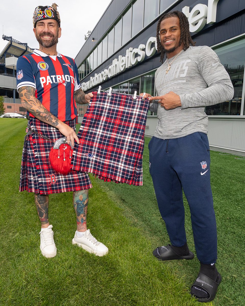 Patriots's tweet photo. The Tartan Army is welcome any time in New England! 

Thank you for the custom tartan 🫶 https://t.co/kSA3CXCuL5