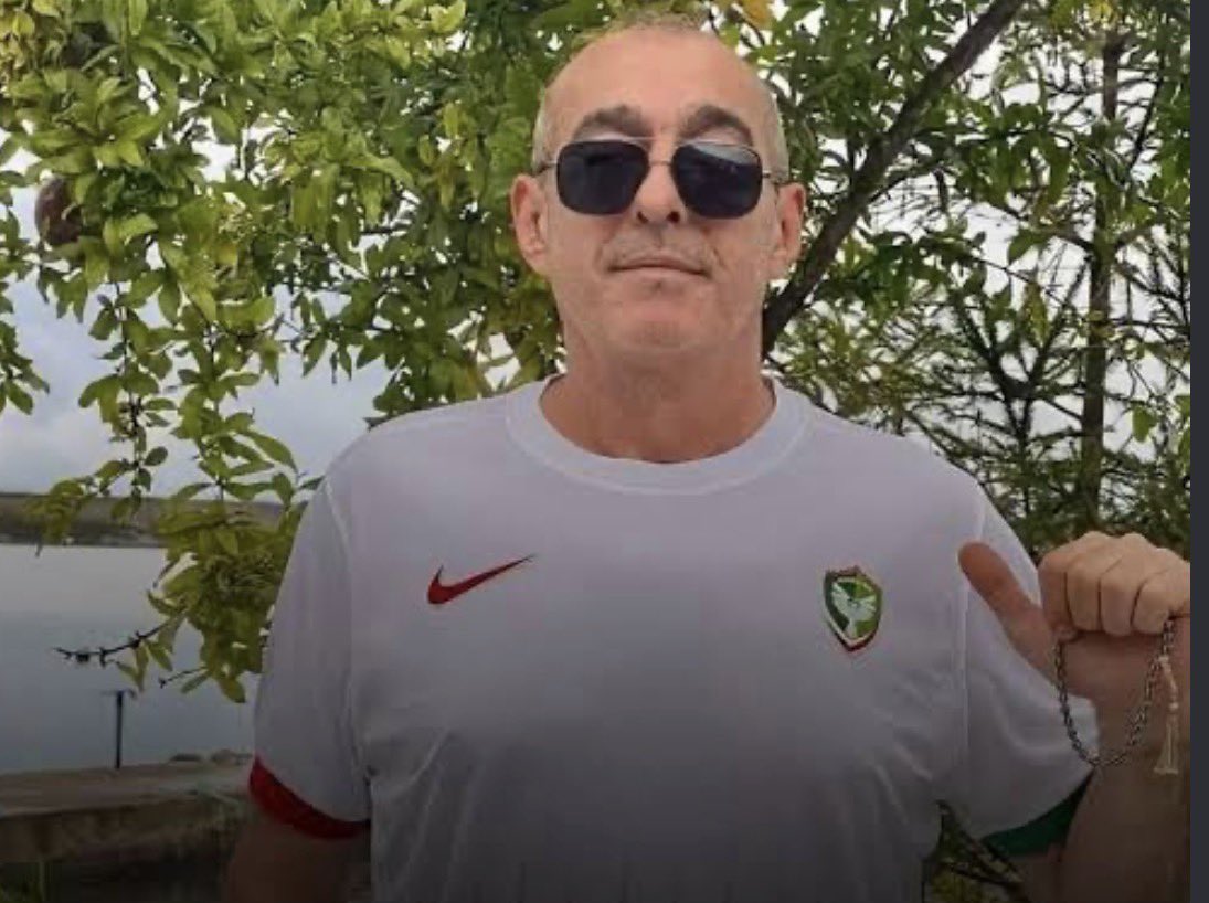BACIDIRSMSNSPOR's tweet photo. En koyu hamsi https://t.co/HxMnhUx6Ke