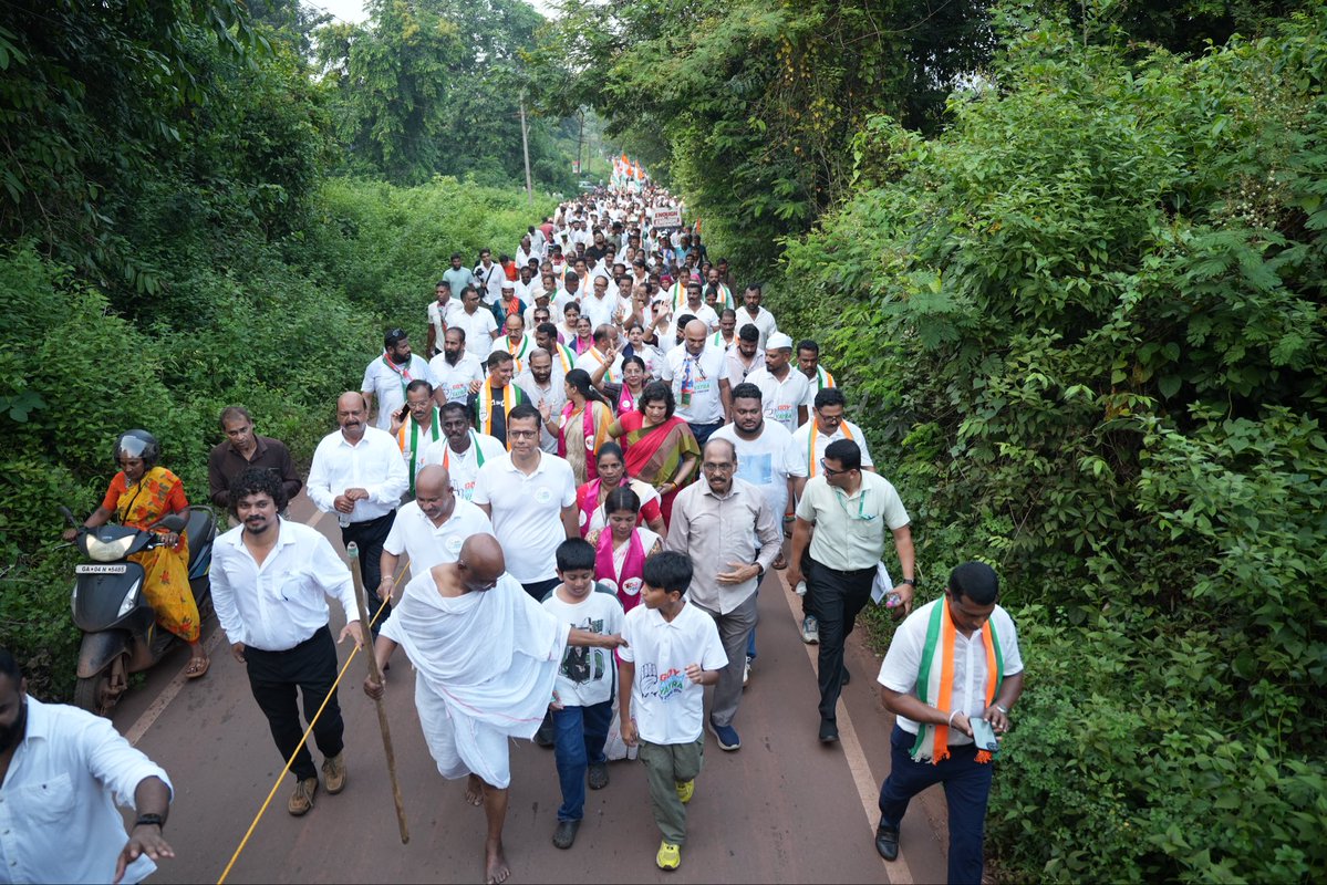 varunchoudhary2's tweet photo. Goa wants a change! 
Joined the Goy Rakhann Yatra at Sanquelim today, the voice on ground is clear that winds are with the Congress in Goa. @SachinPilot @Manikrao_INC @girishgoaINC @Yurialemao9 @DrAnjaliTai https://t.co/UkwtOGSfzz