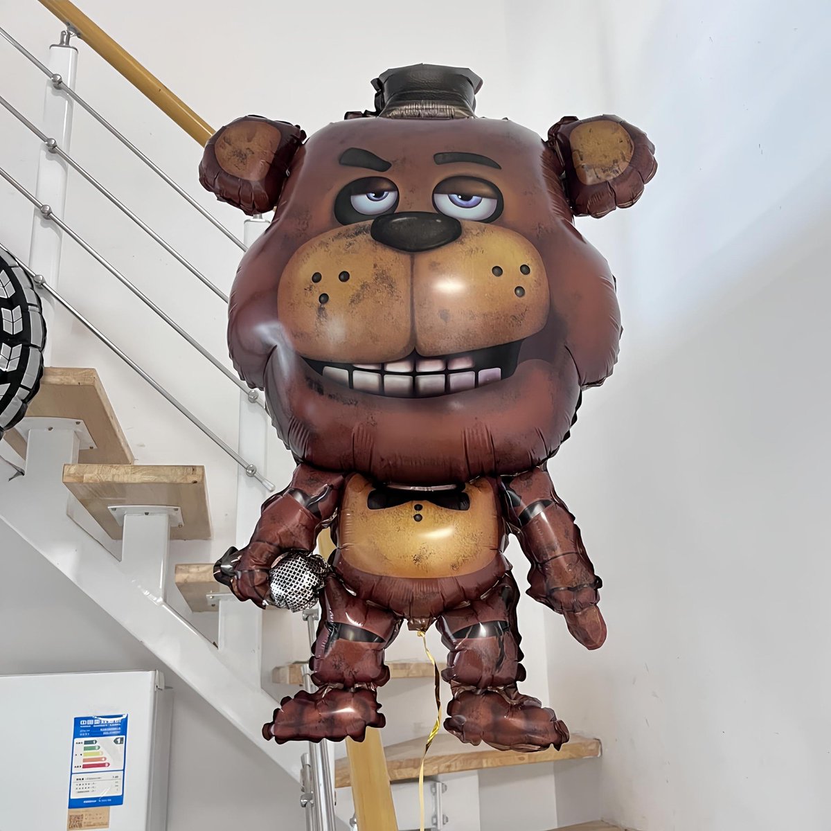 ToadyFNaF1987's tweet photo. why is his little faz out https://t.co/UrXrsYBiZn