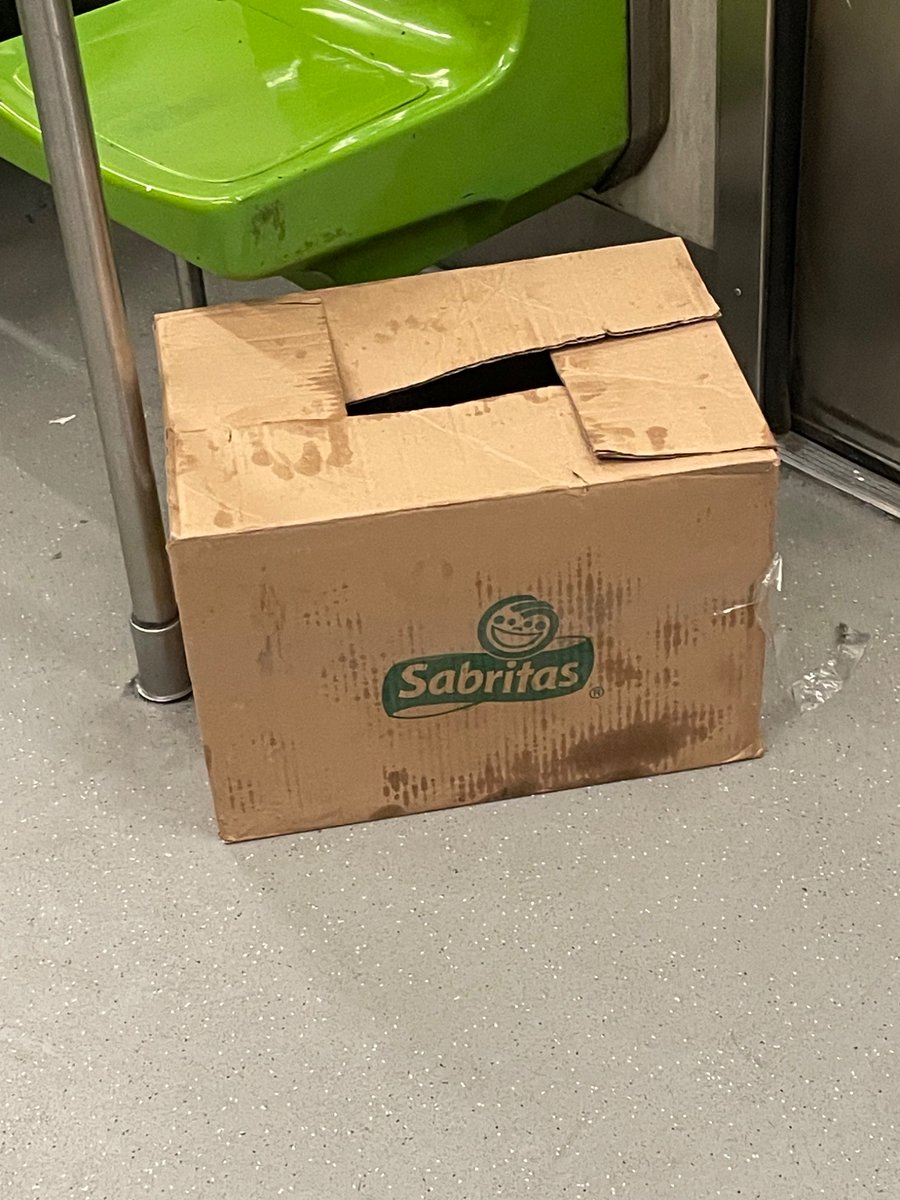2012i8's tweet photo. Caja sospechosa en @MetroCDMX rumbo Barranca del Muerto R3677
@ClaraBrugadaM https://t.co/4F6GgEaqLA