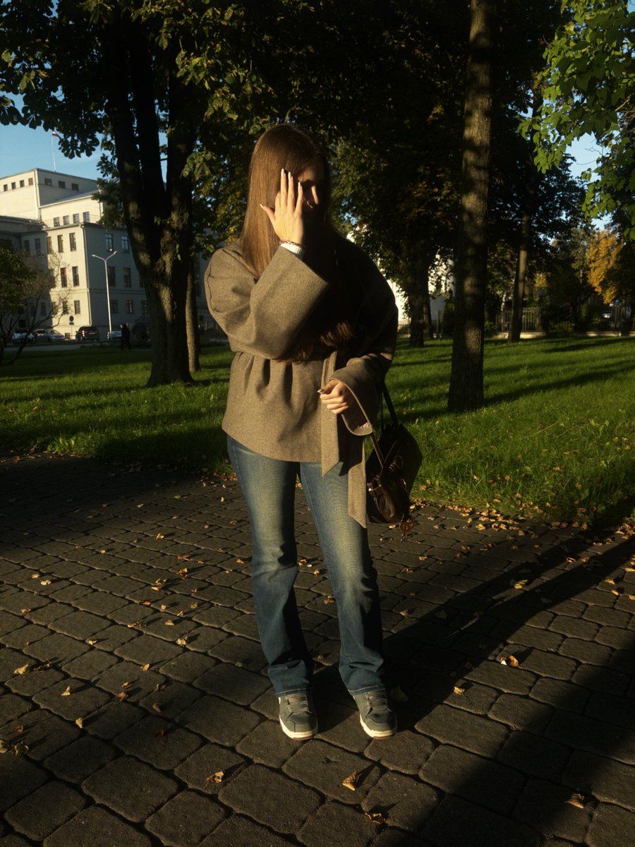 vanill_i_'s tweet photo. Сегодня знакомая сказала, что у меня осенний вайб. Мне так приятно, ведь этого я и добивалась очень долго🥹

(Инсту я не веду для такого, так что терпите) https://t.co/sAuv8Yb1wY