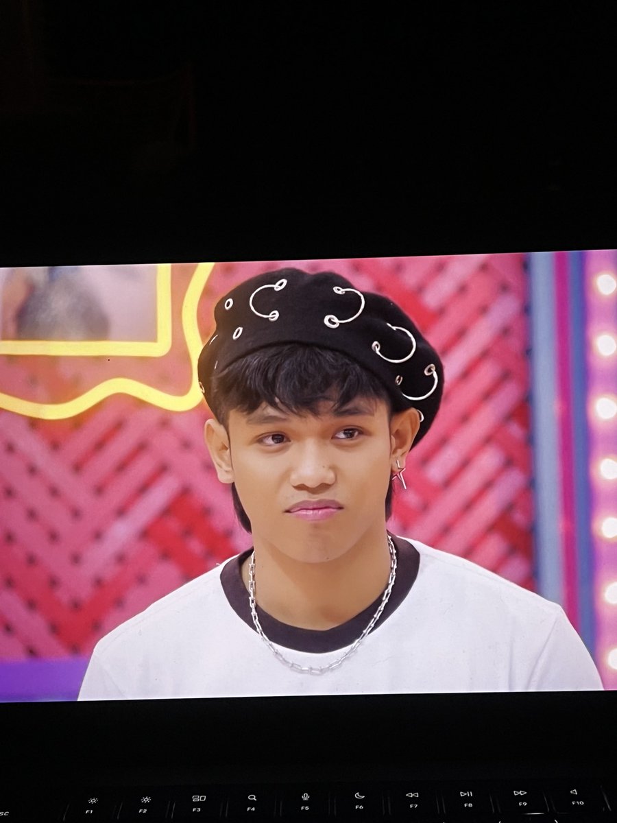 4nclru's tweet photo. hello hehe https://t.co/ZiZtIiRJOP