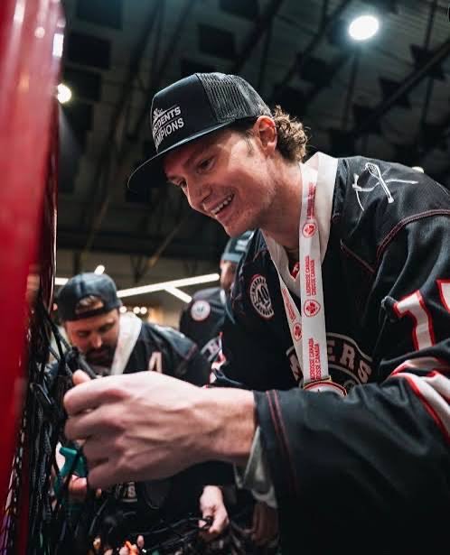 dawsonjnielsen's tweet photo. Jake Bowen is heading to Calgary.

The Calgary Roughnecks have signed Bowen, who was originally selected 25th overall by the Saskatchewan Rush in the 2023 NLL Draft.

Bowen spent this past summer with the Edmonton Miners Sr. B program, helping the club capture the Presidents Cup. He finished third on the team in scoring and ranked 14th overall in tournament scoring.