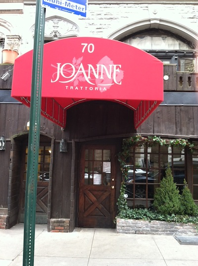gagasourcelgs's tweet photo. Celebrando os 15 anos da existência do Joanne Trattoria, Joe Germanotta fala sobre o restaurante da família Germanotta e cita Lady Gaga:

"Foi ela quem deu nome ao restaurante", diz Joe. "Minha esposa e eu já estávamos aposentados. A Stefani disse: ‘Mãe, você vai começar a minha fundação’, a Born This Way Foundation, ‘e pai, você vai ser dono de um restaurante’, porque ela sabia que era isso que eu sempre quis."

Joe se emociona e diz: "Como você pode ver, eu fico emocionado. E ela disse: ‘Você vai chamá-lo de Joanne’. Ela é uma filha maravilhosa. Depois, ela compôs o álbum."