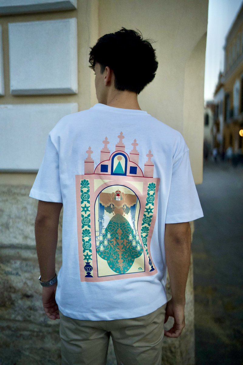 lacamadasevilla's tweet photo. 💚 YA DISPONIBLE «DE GRACIA SEVILLANA, MACARENA» 

Una camiseta para vestir uno de los mayores orgullos que existen: ser Macareno. Y de aquí a la eternidad. 

🛒 YA en https://t.co/B29xV1xy8i | 📨 MD https://t.co/LidMf5Xbx6