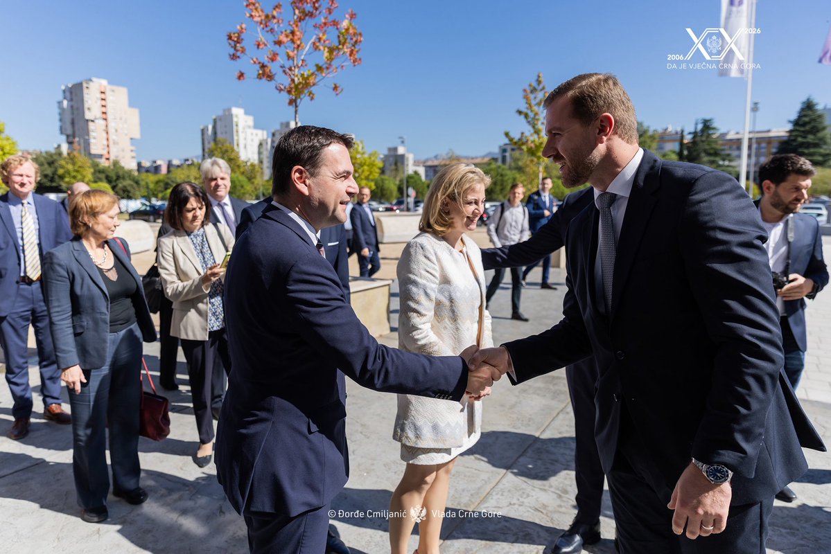 naim_gj's tweet photo. 📌 Pleasure to welcome the Foreign Ministers of Austria, Czechia and Slovakia at WB3C. 🇦🇹 🇨🇿 🇸🇰 

We discussed strengthening cooperation between the S3 countries and the Centre as a regional hub for cybersecurity, knowledge exchange and capacity building, contributing to a more resilient and secure Western Balkans. 🇲🇪 🇪🇺