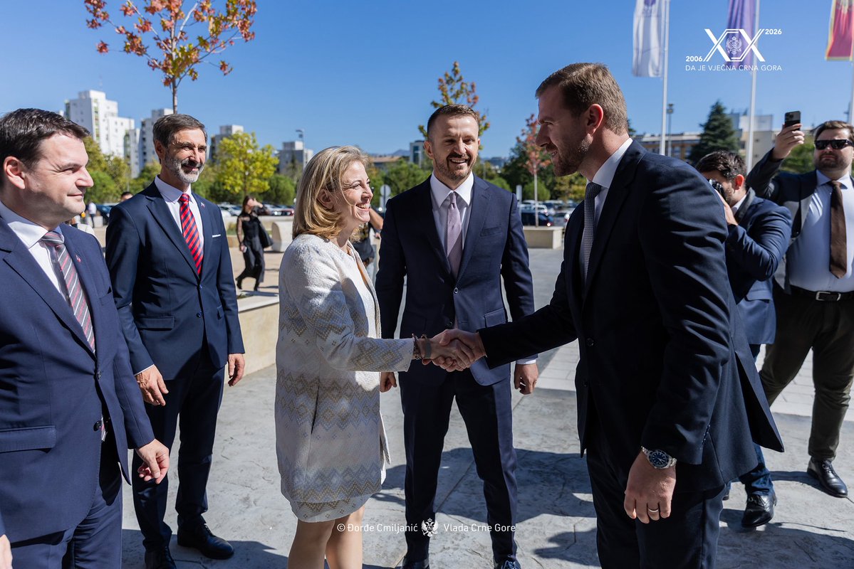 naim_gj's tweet photo. 📌 Pleasure to welcome the Foreign Ministers of Austria, Czechia and Slovakia at WB3C. 🇦🇹 🇨🇿 🇸🇰 

We discussed strengthening cooperation between the S3 countries and the Centre as a regional hub for cybersecurity, knowledge exchange and capacity building, contributing to a more resilient and secure Western Balkans. 🇲🇪 🇪🇺