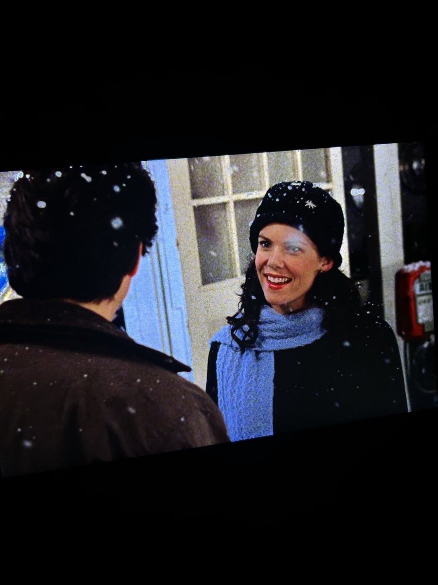 cinarrrcanan's tweet photo. Yine yeniden ..🤍

#gilmoregirls https://t.co/8ayD4a1kn5