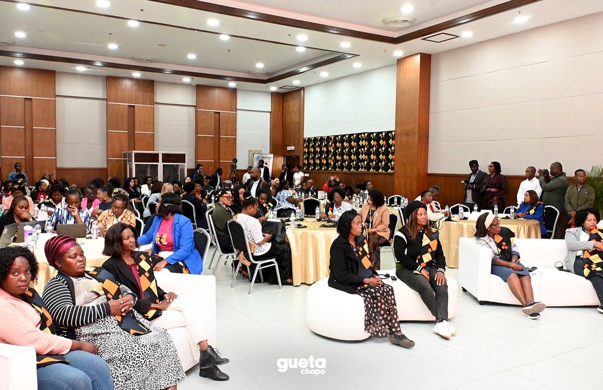 Guetachapo's tweet photo. Participámos hoje, na Cidade Maputo, na abertura da 2.ª Conferência dos Movimentos dos Direitos das Mulheres dos Países Lusófonos, onde partilhámos experiências e reforçámos a nossa união em defesa dos direitos das mulheres e raparigas.

#JuntosSomosMaisFortes https://t.co/4YIigCt7Vv