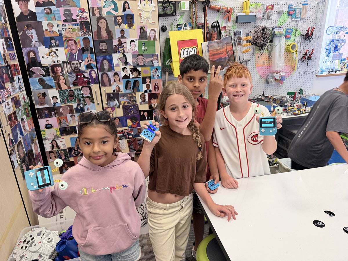 KnIhT_tNeReFfId's tweet photo. These kids @MSMakeCode games were blowing up in the 4th grade App Store!!! So proud of the work they put in and today they got a day to hold their code and hand it off to friends. #csforall #csk8 #stem #makersgonnamane #makerspace @SVViperPride @DVUSD @elecfreaks https://t.co/deawqbLzHO