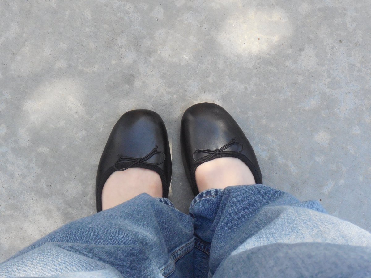 le0rarose's tweet photo. my fave shoes ever btw https://t.co/DI1VIEvikp