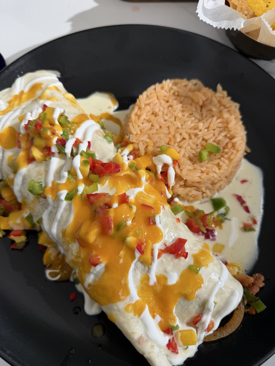 ChadTCGoldstein's tweet photo. 10/10 must eat when you’re back in the homeland #fuckedthatshitup https://t.co/F2YXOxRrbl
