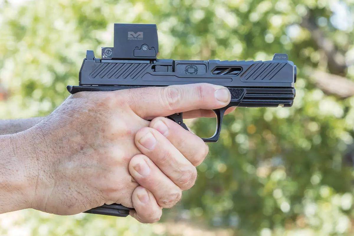 HandgunsMag tweet picture