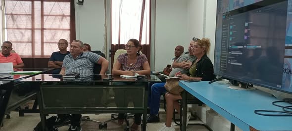 EPP_Cuba's tweet photo. Hoy con UEB Matanzas de la @EPP_Cuba reunión de trabajo para la implementación de las 176 medidas de TES
📷Se habla de plantilla, calificadores de cargos, funciones, nuevo Código de Trabajo.
📷 Fortalecer la captación de divisas.
📷 Cambio de la matriz energética
📷Producción2027 https://t.co/bMm6TbrYWH