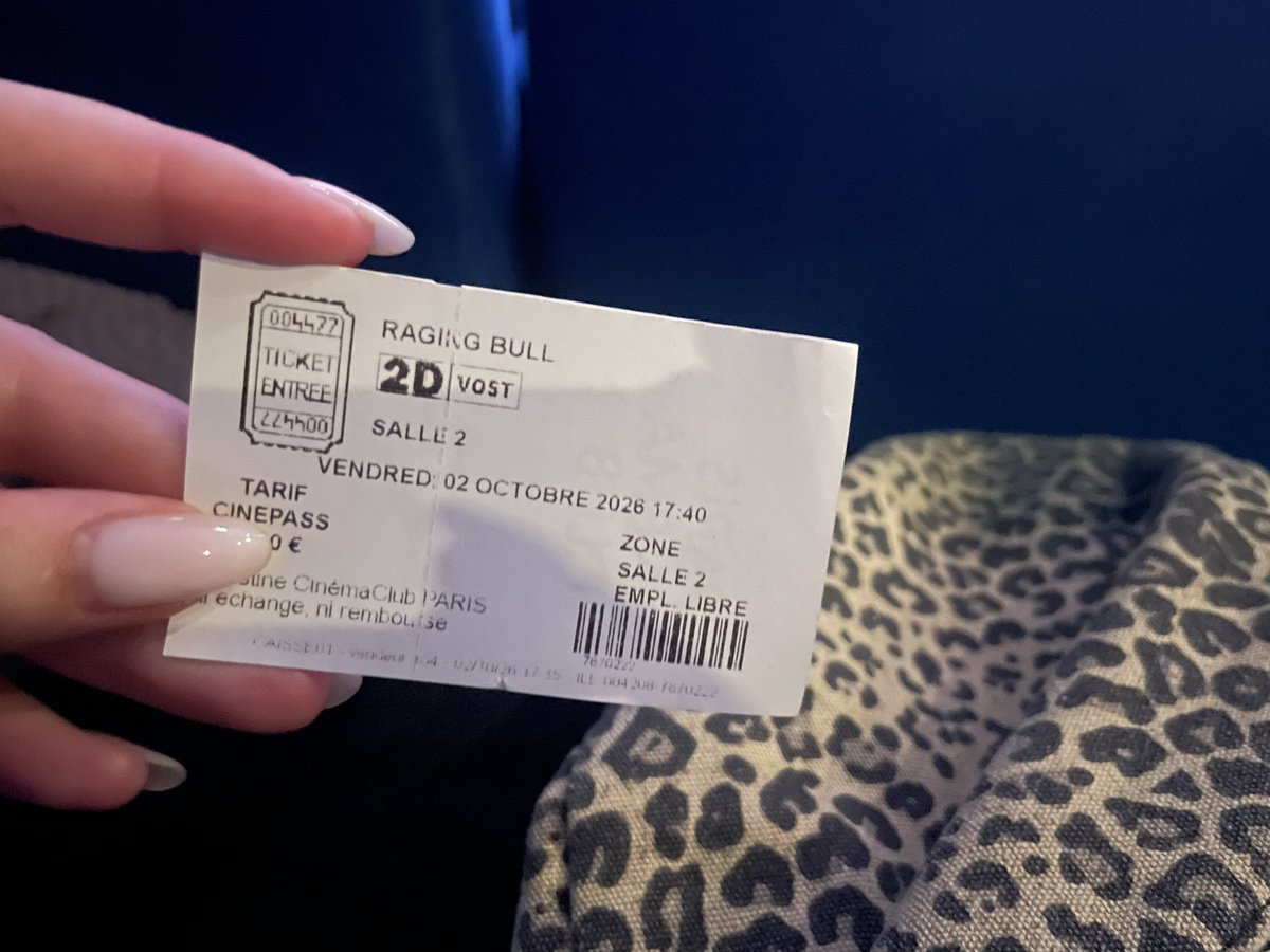 alicecinoche's tweet photo. j’suis tellement heureuse de pouvoir découvrir tout ça en salle https://t.co/1g4ThWeN5a