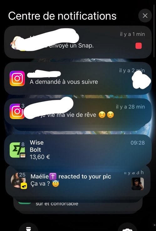 Maka_Eshh's tweet photo. 1 semaine d’emploi et la 10/10 de mon taff m’a déjà demandé sur insta #ggez https://t.co/KiBtP9ZXMn