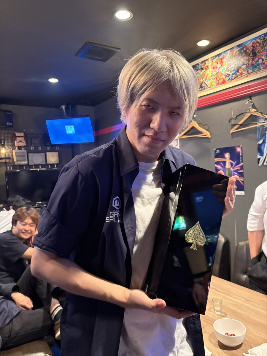 yokozuna_doluG's tweet photo. おっさんからおっさんにアルマンドもらっちゃった❤︎❤︎❤︎
なっさんマジありがとう https://t.co/frTPskSD8I