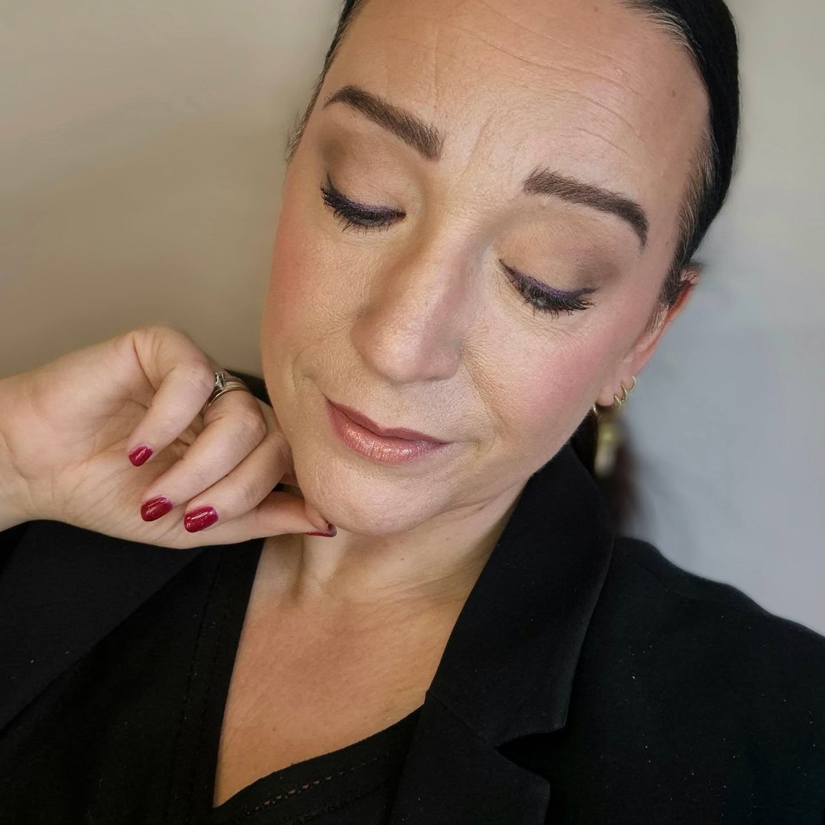 Affliction92's tweet photo. FACE 
Invisible UV Flawless Poreless Primer SPF 50 - Charlotte Tilbury 
Unreal Skin Sheer Glow Tint Hydrating Foundation Stick - 1. 5 Fair 
Skin Radiant Concealer - 2 Fair 
Loose Mineral Foundation - 2. 5 
Buttermelt Bronzer - 03 Deserve Butta https://t.co/6U1ba3hB36
