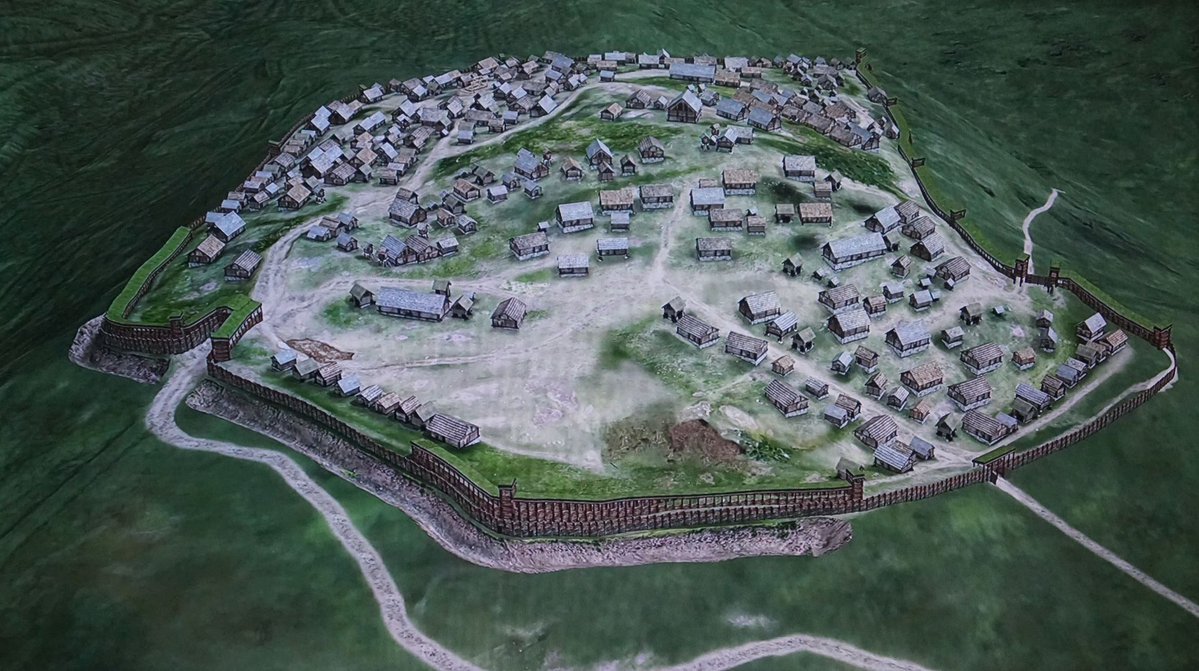 NeuKelte's tweet photo. #FindsFriday: `Thousands of pits from which iron ore was extracted, large-scale deforestation and a heavily fortified, sprawling #Celtic settlement: this is roughly how one can picture the area around what is now Oberpullendorf in Burgenland 2,000 years ago:
1/2 https://t.co/LhIK5J2NKZ