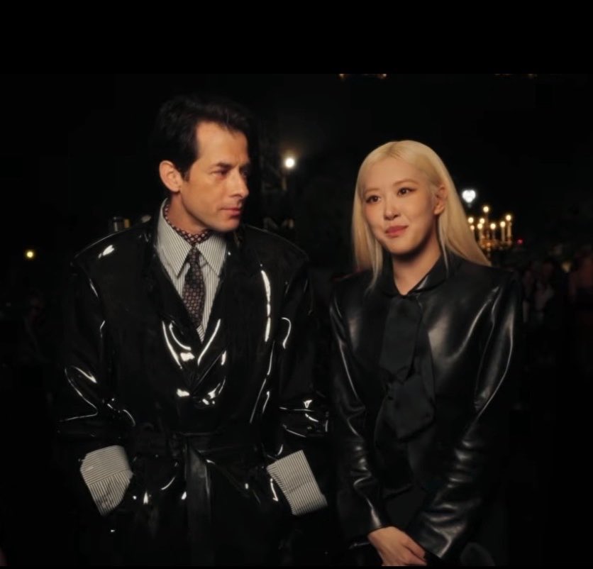 RoseGlobalUnion's tweet photo. ROSÉ AT YSL PFW
#ROSÉ #SAINTLAURENT
#ParisFashionWeek 

GUESTS AT THE WOMEN’S SUMMER 27 SHOW BY ANTHONY VACCARELLO https://t.co/Hq4KKycu09 via @YouTube https://t.co/t0hc4IAJ31