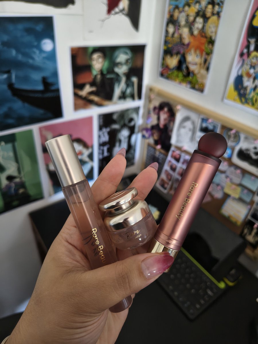 floraoufauna's tweet photo. maldita hora que eu tive condições financeiras de comprar coisa boa

agora não sei como vou viver sem
apenas o batom mais bonito que já usei
Selena você me paga https://t.co/98pQPvWs7m