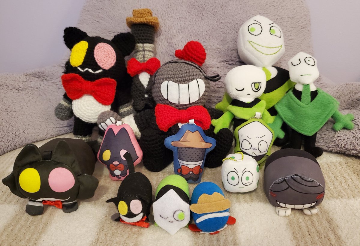 teneberry's tweet photo. it's been a while since i posted my mike collection 💖

1: mike shrine, 2: plushies, 3: everything else i don't have room for (i need an ita bag...) https://t.co/bjSGAFtKZc