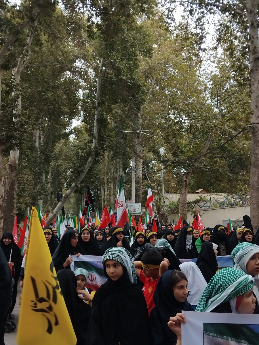 Sayan_3132's tweet photo. بنازم به جانفدا های کرجی‌ی‌ی‌ی‌ی
😎💪🏻 https://t.co/MD1eSI8reS