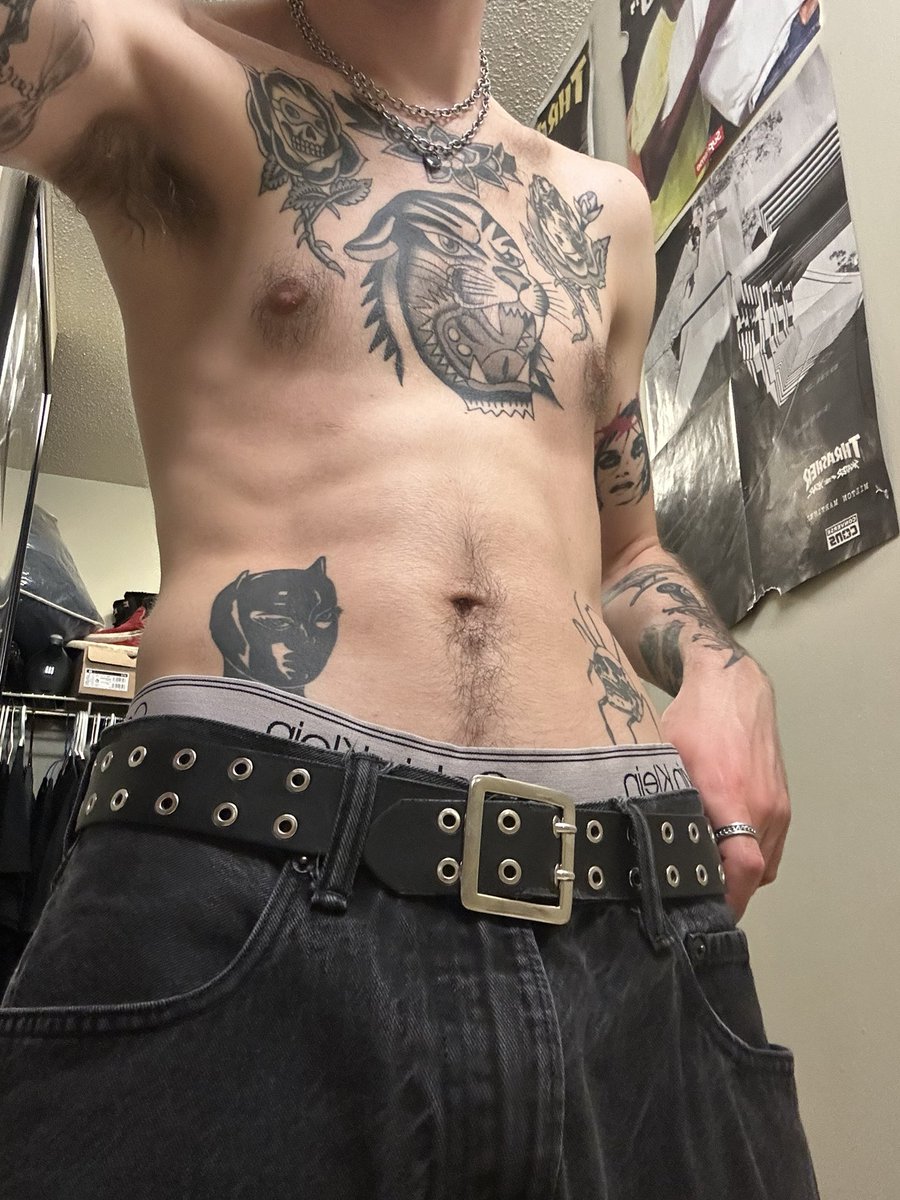 xleftwinghadesx's tweet photo. Very safe for work post today tbh 

https://t.co/E4Af8HR5jg

#nsfw #nsfwtwt #abs #alt #goth #gayusa #gaymencum #gaypee #OF https://t.co/LxAM6gRBZ3