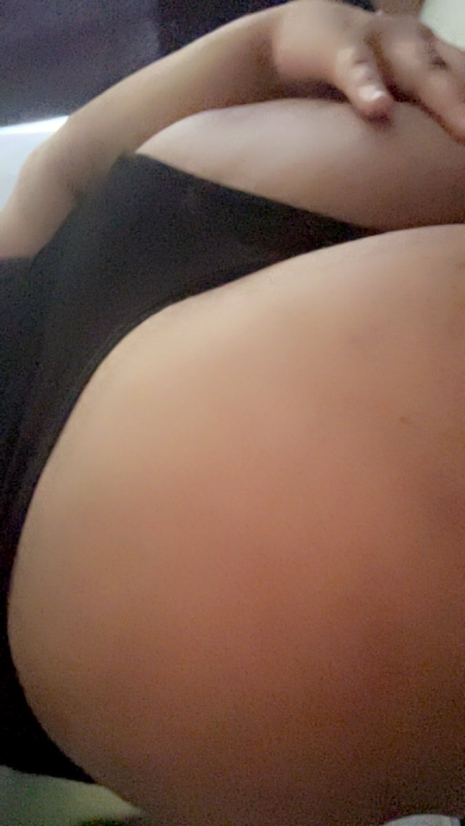 yourcutierii's tweet photo. Mmm waiting to sit on top of you ;) https://t.co/jO0jNm4Q5g