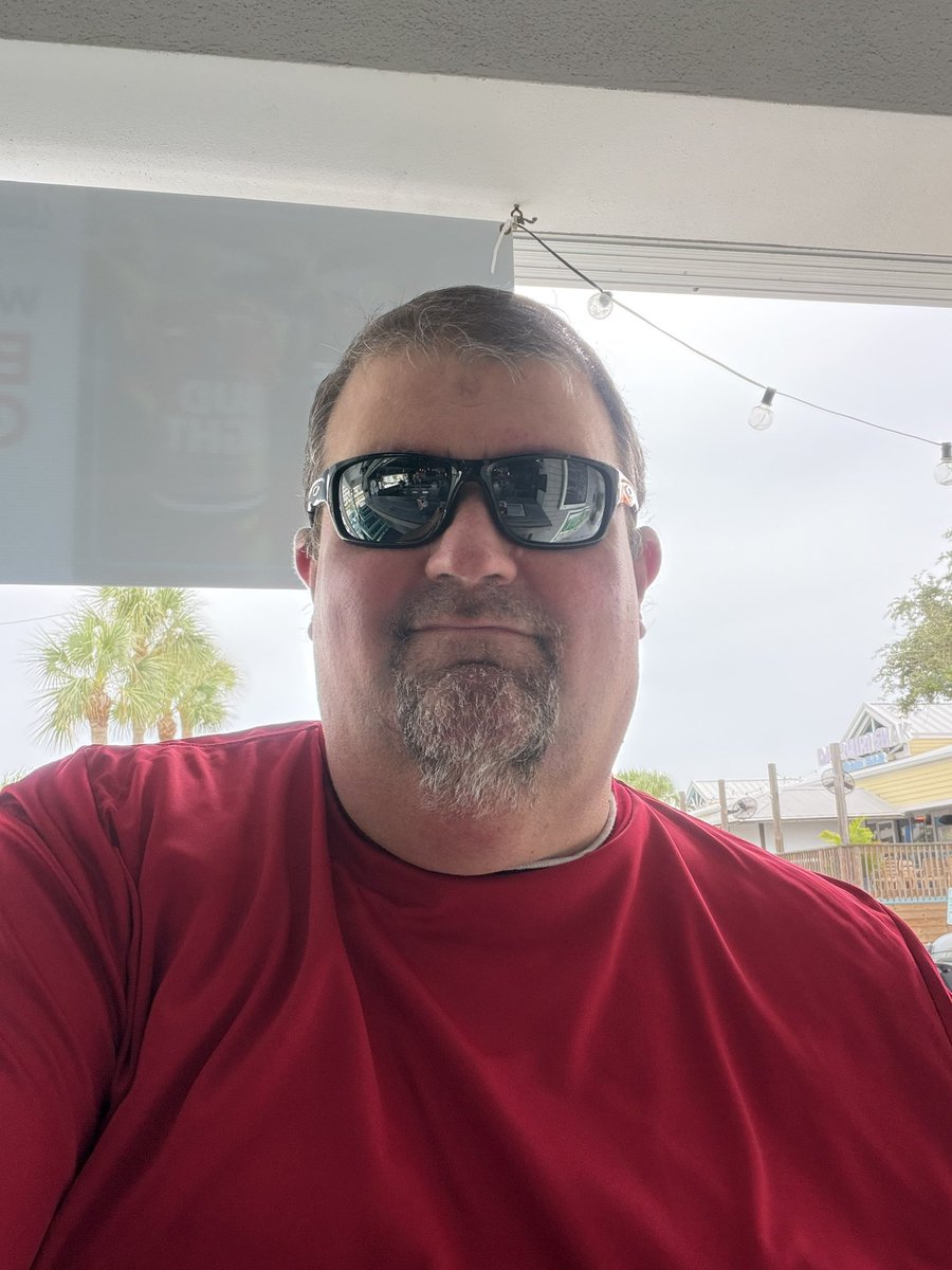 CoachDobbinsSCD's tweet photo. Been a productive week. Time to get the weekend started. Have a good one everyone. #DobbinsSoftball #IslandTime https://t.co/4QcvIEVjNV