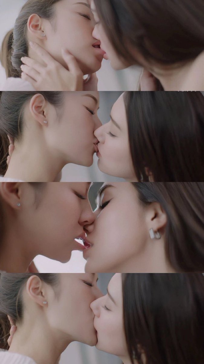 ChristinaG1000's tweet photo. Everything about this scene screams desire to devour, in character.

Then the BTS pulls back and you hear, “It’s been a year since we’ve kissed,” before they make out like it’s their final destination.

The context just makes everything messier. But thank you, though. Thoughts and prayers for us all. 🤭

LENAMIU PLS LOVE EP4
#PlsLoveรักได้ไหมEP4