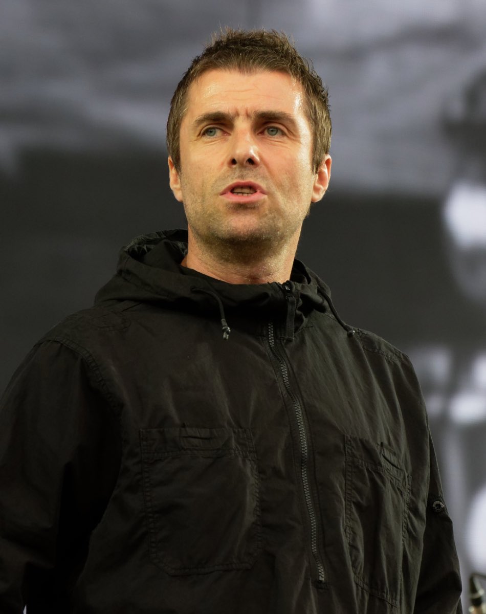 Mercado_Ingles's tweet photo. 🚨🗣️ Liam Gallagher: 

“Todo este odio dirigido al Manchester City desde otros clubes debería dirigirse al ARSENAL, MAN UTD y LIVERPOOL, ellos son los corruptos que intentan impedir que otros equipos ganen cosas, no el MANCHESTER CITY, nosotros intentamos ayudarlos a todos, somos como Jesús, preparados para morir en la cruz”.