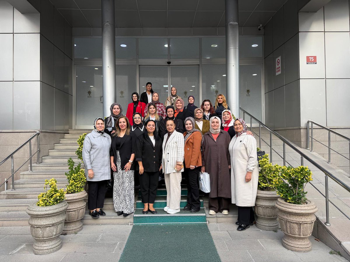 akkadinankara's tweet photo. İl Kadın Kolları Sekreterimiz Sn. Mehtap Orman koordinesinde; 25 İlçe Sekreterlik Birim Başkanları toplantımıza Genel Merkez Kadın Kolları Sekreteri Sn. Zekiye Nur Alioğlu, İl Kadın Kolları Siyasi ve Hukuk İşleri Başkanımız Sn.  Fatma Aydemir ve İlçe Kadın Kolları Başkanlarımızın  katılımıyla gerçekleştirdik.