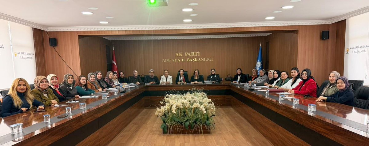 akkadinankara's tweet photo. İl Kadın Kolları Sekreterimiz Sn. Mehtap Orman koordinesinde; 25 İlçe Sekreterlik Birim Başkanları toplantımıza Genel Merkez Kadın Kolları Sekreteri Sn. Zekiye Nur Alioğlu, İl Kadın Kolları Siyasi ve Hukuk İşleri Başkanımız Sn.  Fatma Aydemir ve İlçe Kadın Kolları Başkanlarımızın  katılımıyla gerçekleştirdik.