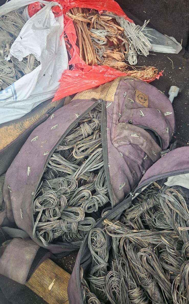 MaxMpho's tweet photo. A 39-year-old foreign national has been arrested in Masakaneng village near Groblersdal after police discovered an unlicensed firearm, ammunition and suspected stolen copper cables in his vehicle. https://t.co/p7c9hdi0qu