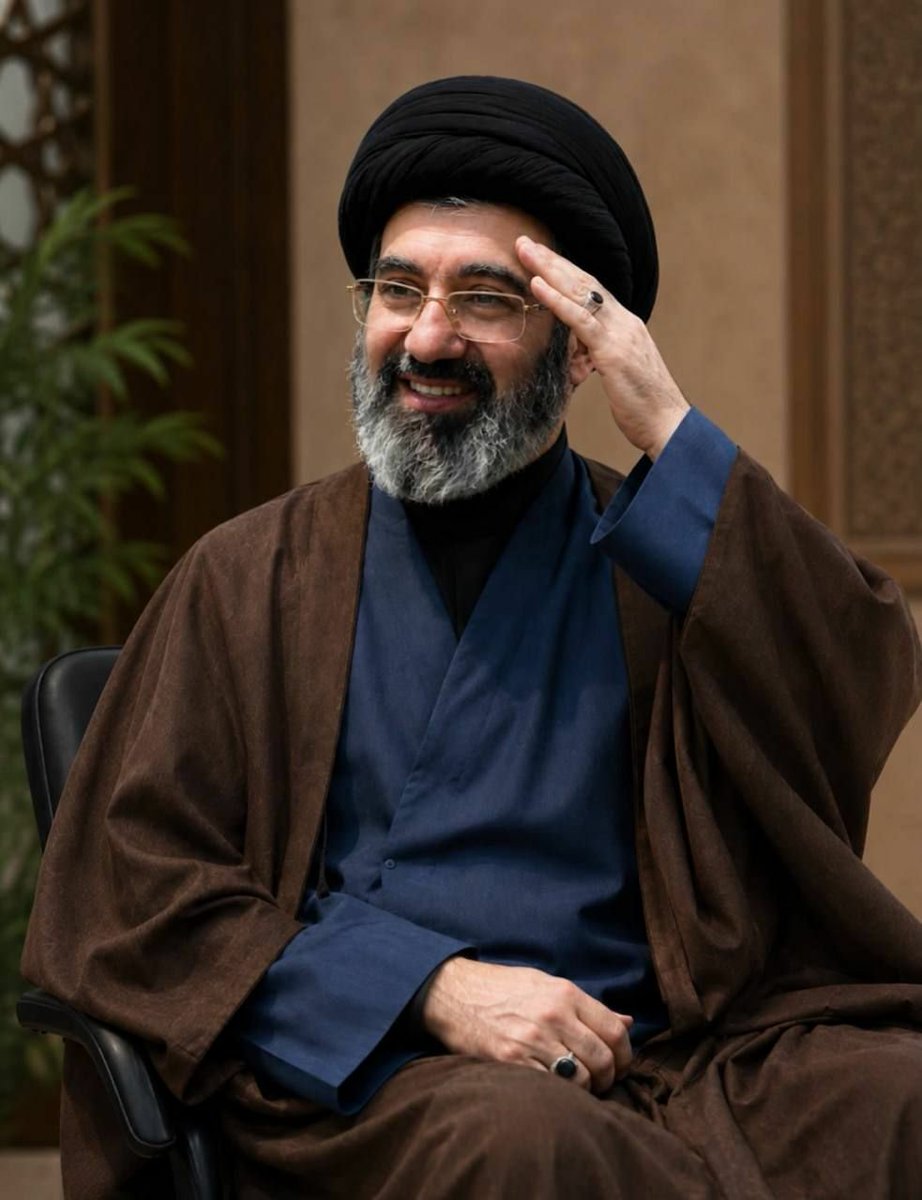 Saeedy369's tweet photo. لبیک امام جبهه‌ی حق، لبیک
#لبیک_یاخامنه_ای 
#حمايت_انقلابى https://t.co/v26qTjLfhc