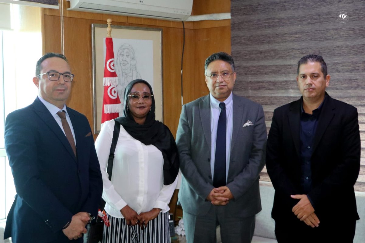 anie_tchad's tweet photo. 🇹🇩 L’ANIE était au 1er Forum International Halal de Tunisie 29-30 septembre

Élevage, viande, agroalimentaire : la filière halal est une vraie opportunité pour valoriser les produits tchadiens et attirer des investissements.

#ANIE #Tchad #Halal #Exportations https://t.co/npRIarvV96