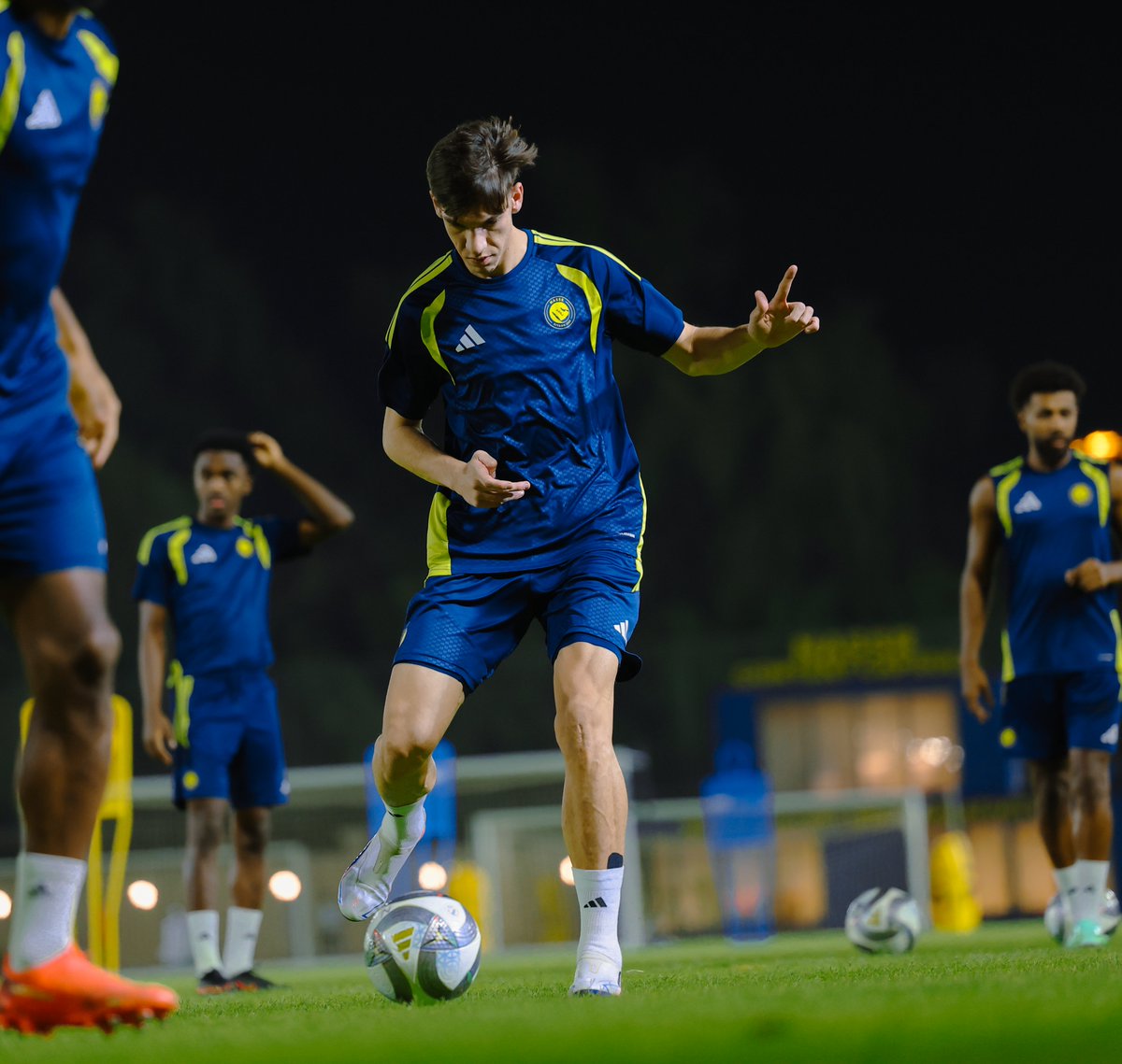 AlNassrFC's tweet photo. انضم لتدريبات الفريـق اليـوم العراقي حيدر عبدالكريم 💛 https://t.co/sKzdXObgGV