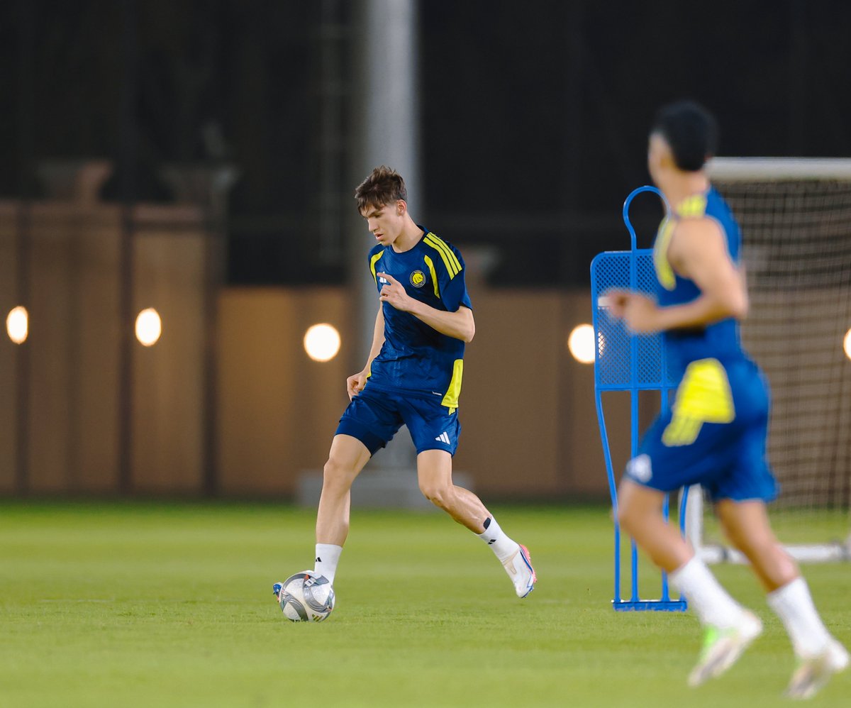 AlNassrFC's tweet photo. انضم لتدريبات الفريـق اليـوم العراقي حيدر عبدالكريم 💛 https://t.co/sKzdXObgGV