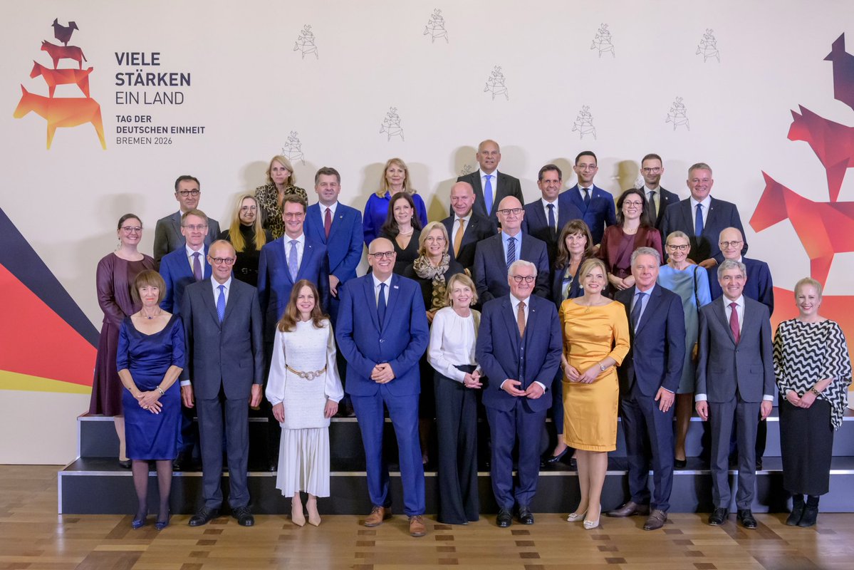 landnrw's tweet photo. Für #NRW steht ein besonderer Tag der Deutschen Einheit an: Am Samstag erhält MP @HendrikWuest in Bremen den symbolischen Staffelstab der Präsidentschaft im @bundesrat. Bremen richtet die Einheitsfeier als Höhepunkt seiner Präsidentschaft aus, bevor NRW am 1. November übernimmt. https://t.co/e8WXWQm93C