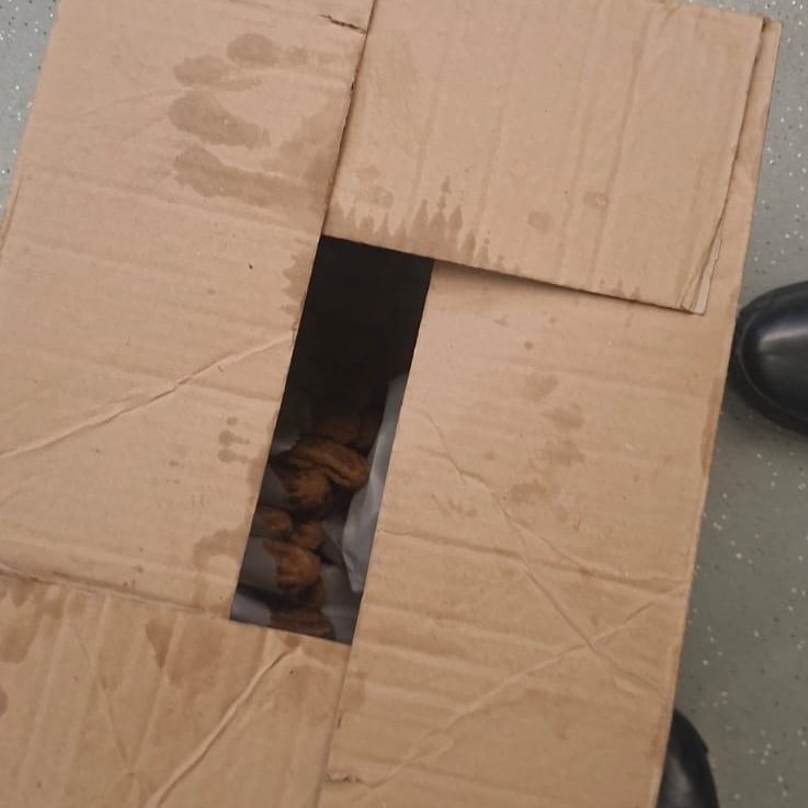 MetroCDMX's tweet photo. @2012i8 @ClaraBrugadaM Karla, elementos de seguridad realizaron inspección en el vagón R.3677, detectando la caja mencionada. Gracias por el comentario. https://t.co/NJ7QKK1iUS