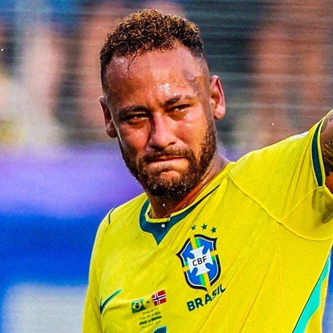 TheGoalsZoneHQ's tweet photo. 🚨🗣️ Neymar: "If Ronaldo joined PSG after 2018 surely we could have won a lot of UCL'S, he is the greatest player in UCL history". https://t.co/lJRh45ZsaQ